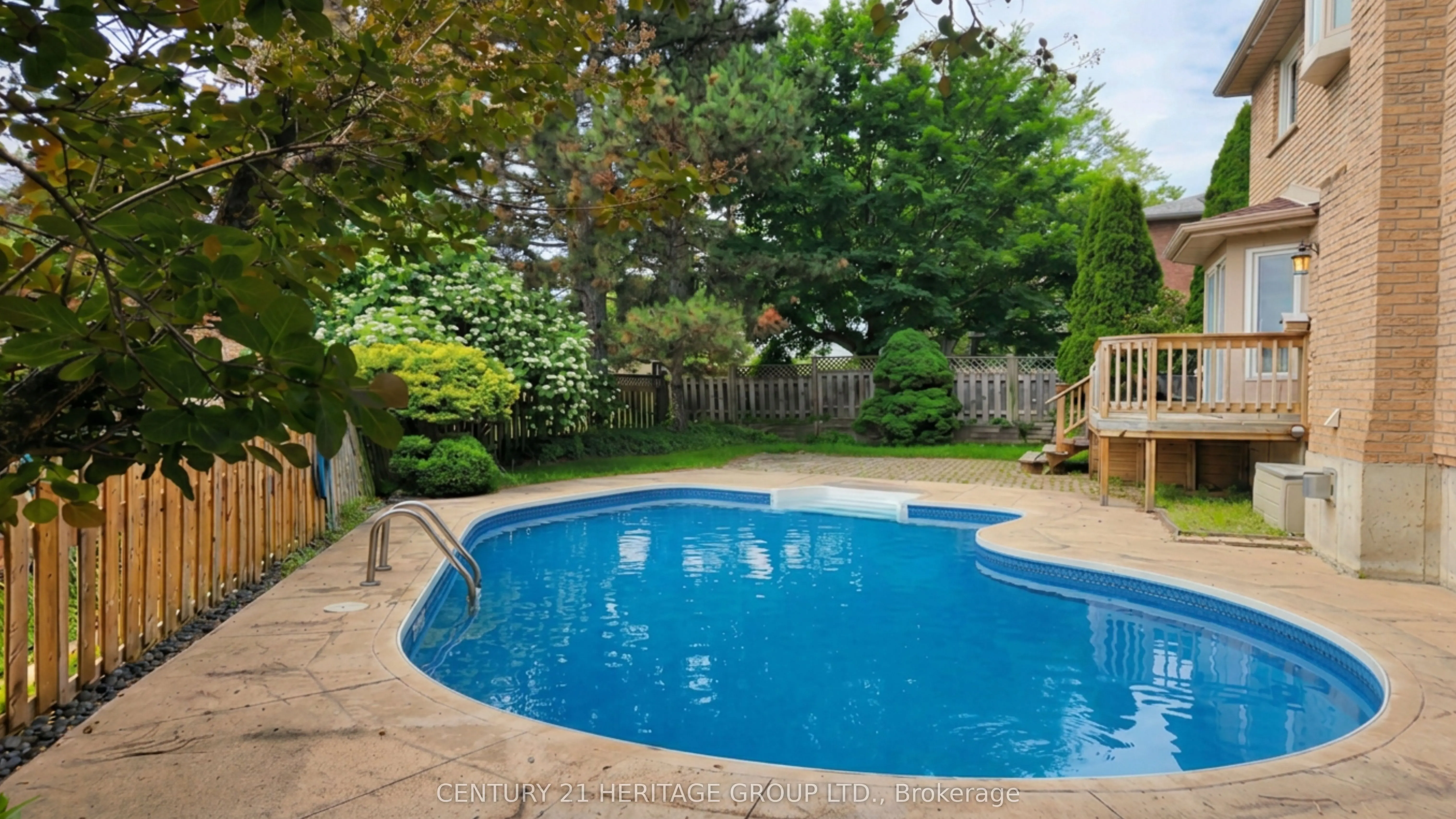 12 Gres Court