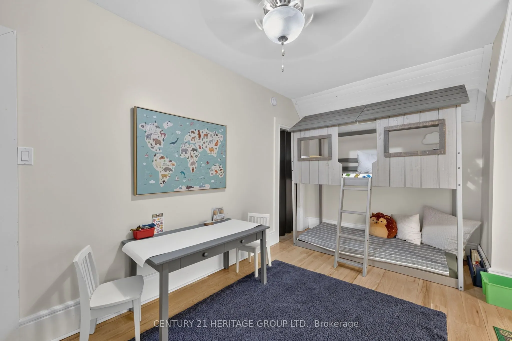 62 Queen Street N