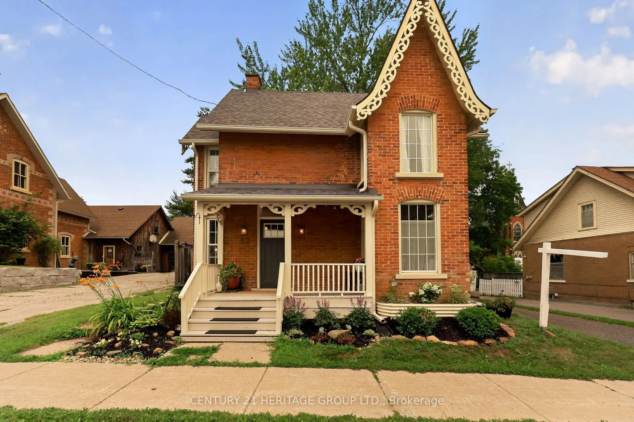 62 Queen Street N
