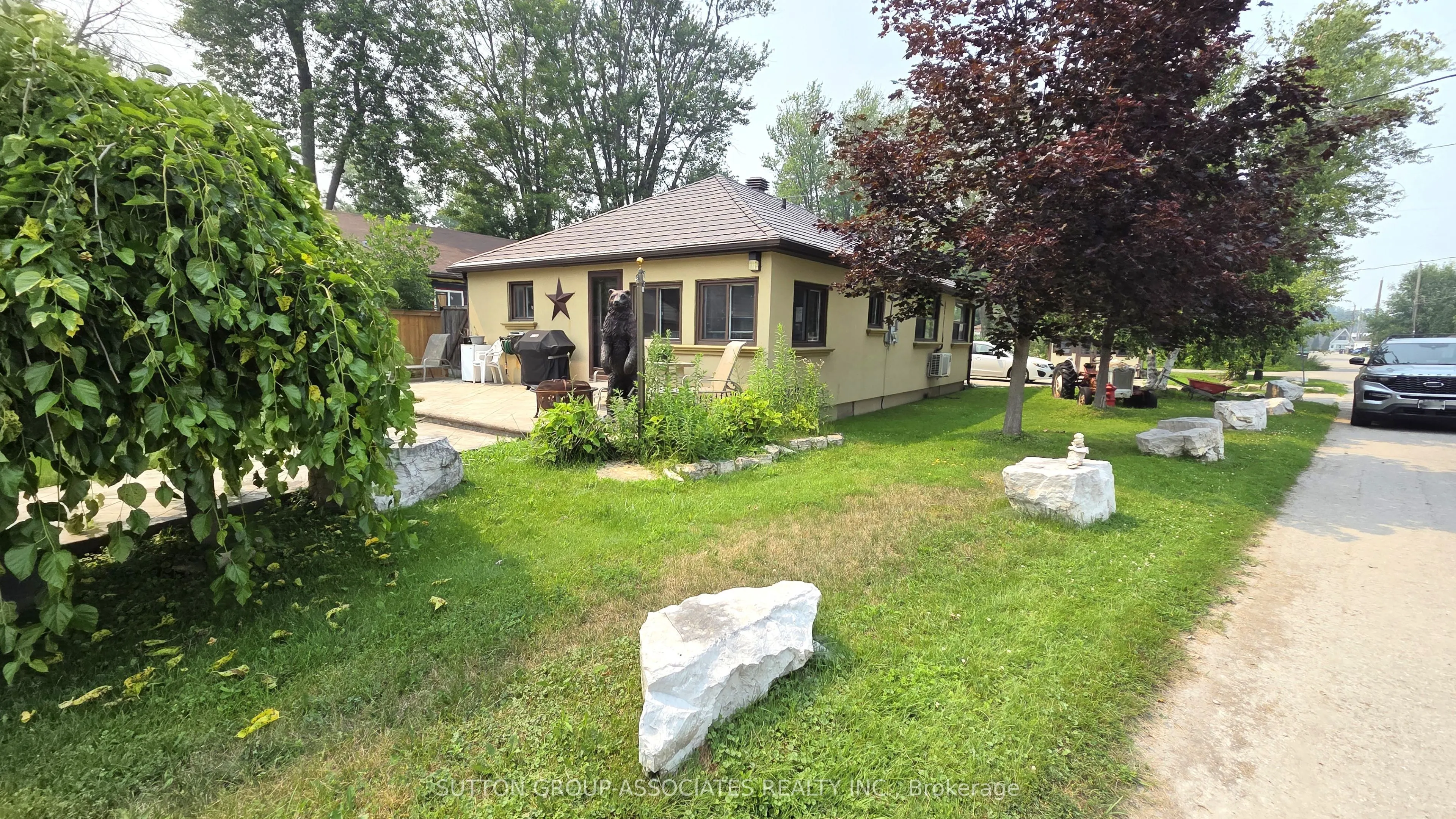 1099 Poplar Drive