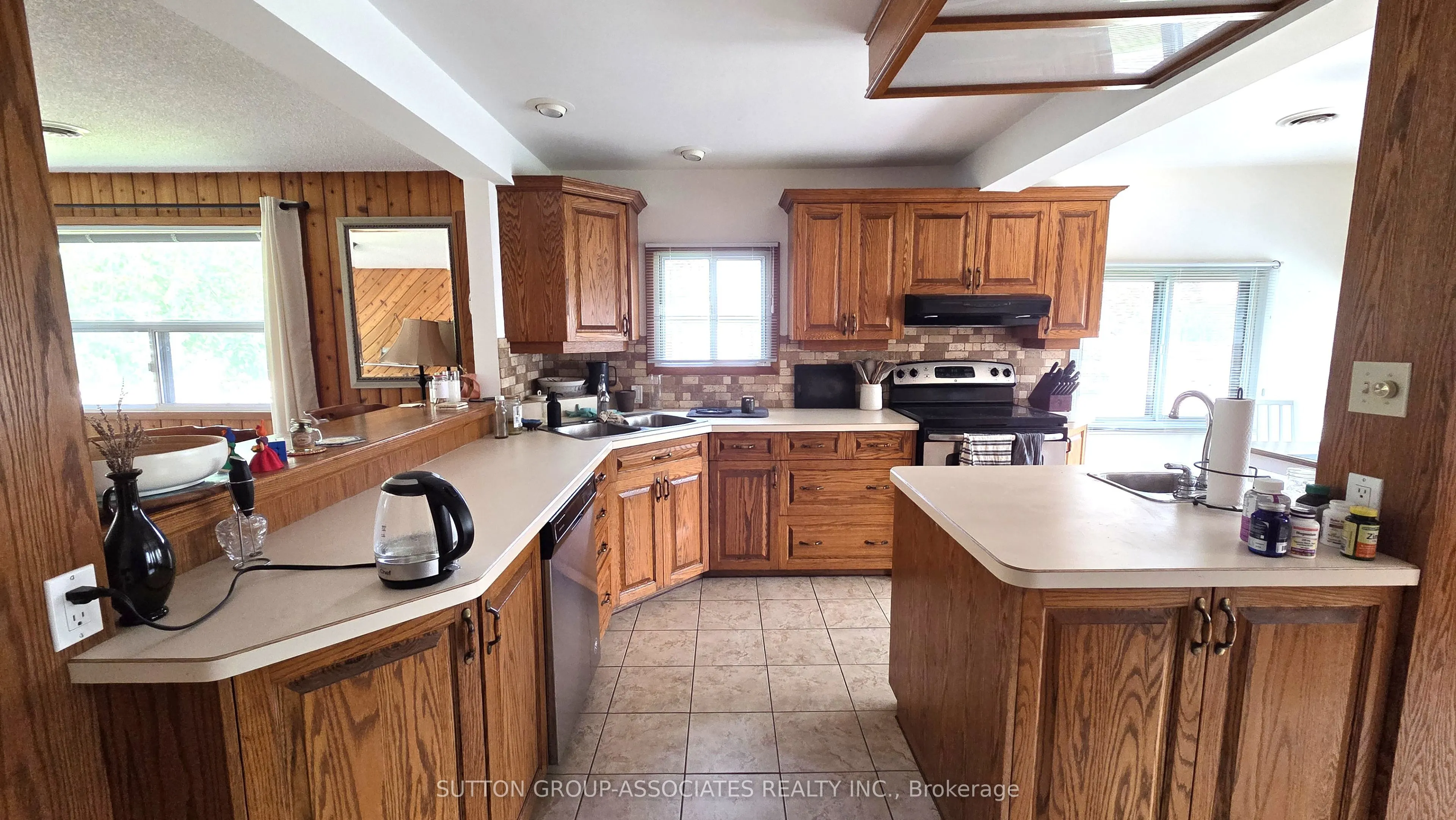 1099 Poplar Drive