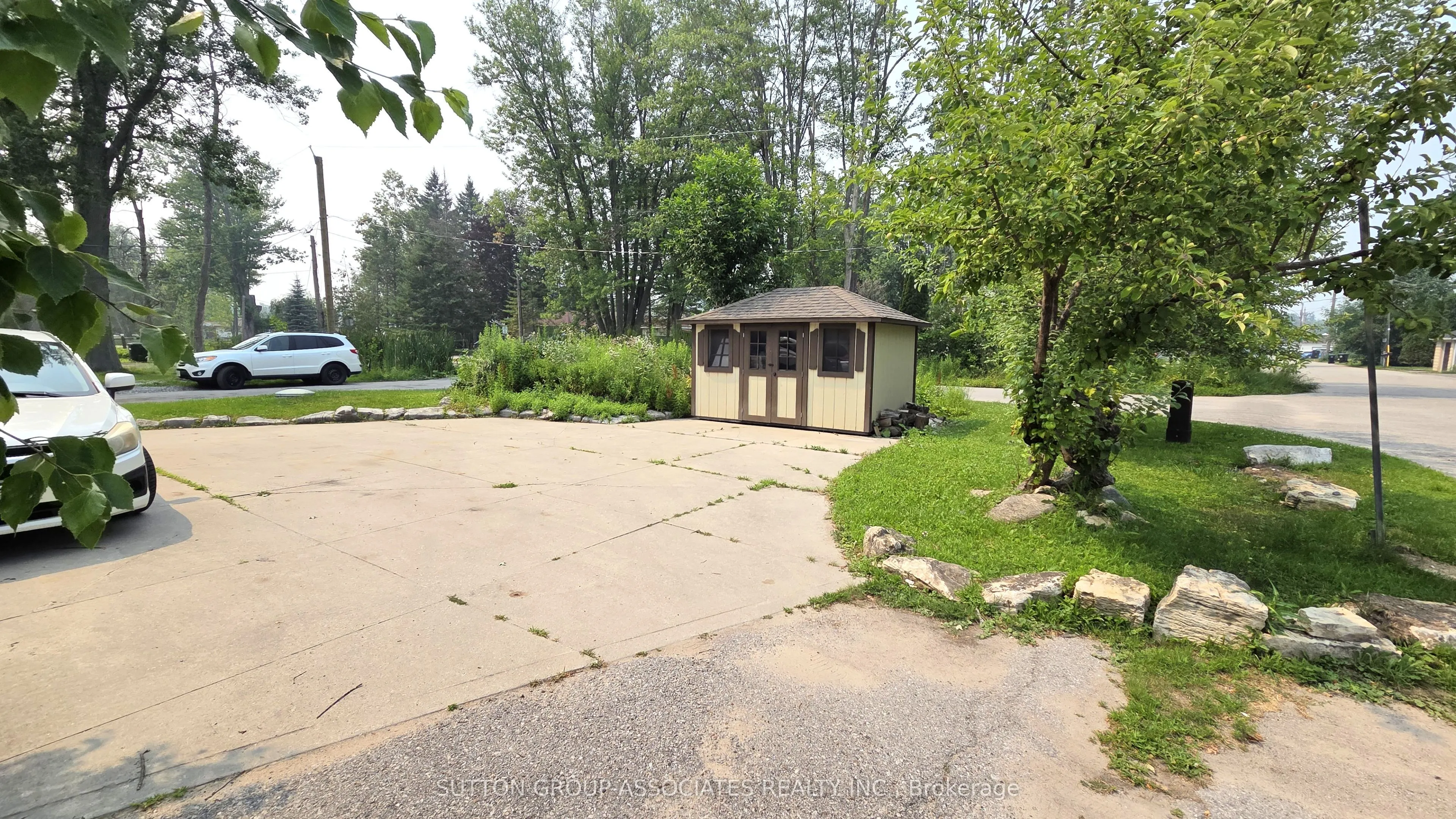 1099 Poplar Drive