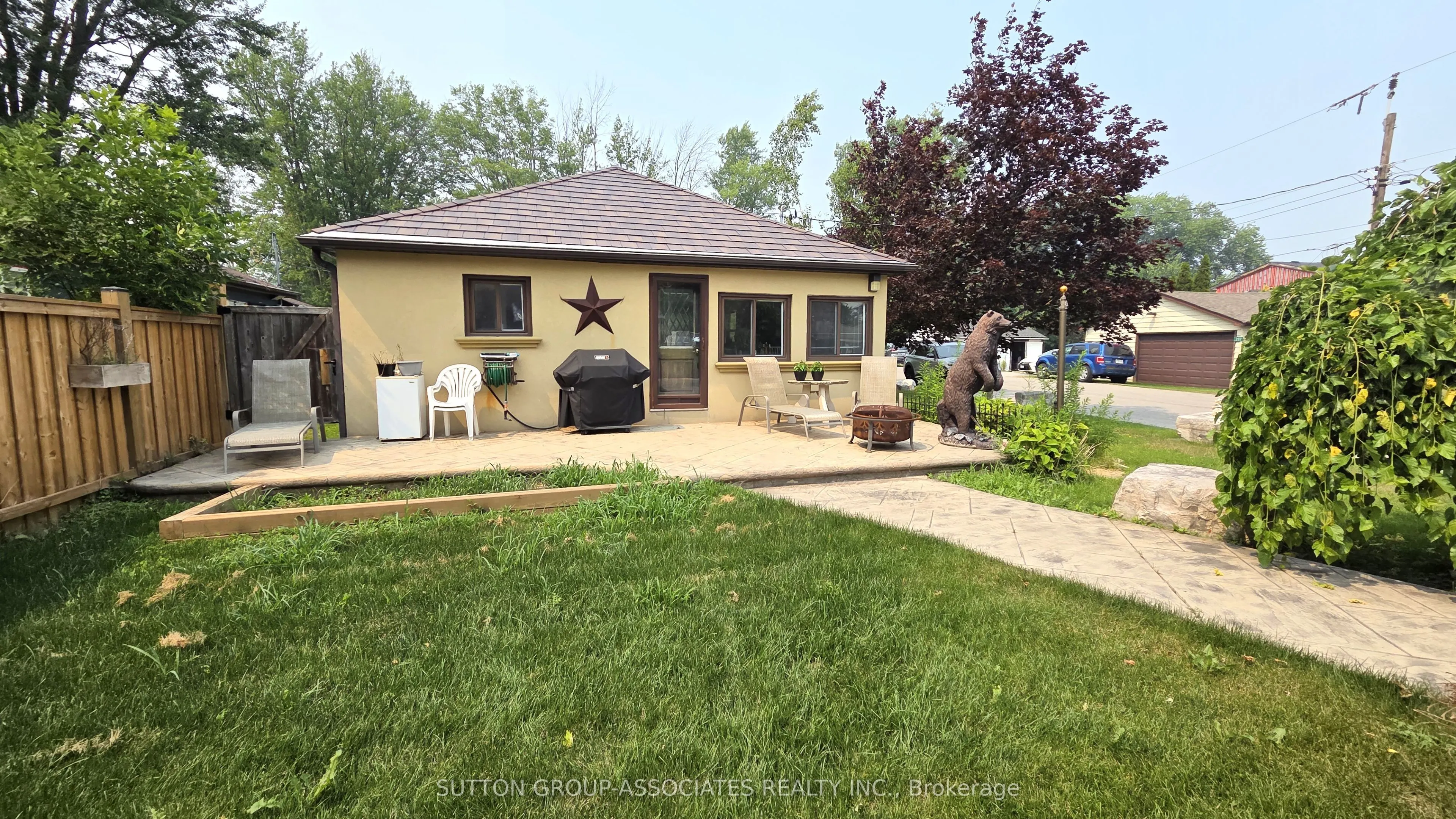 1099 Poplar Drive