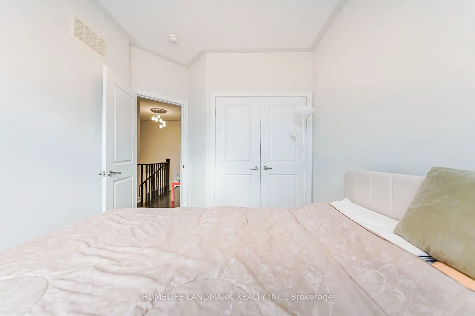 62 Helliwell Crescent