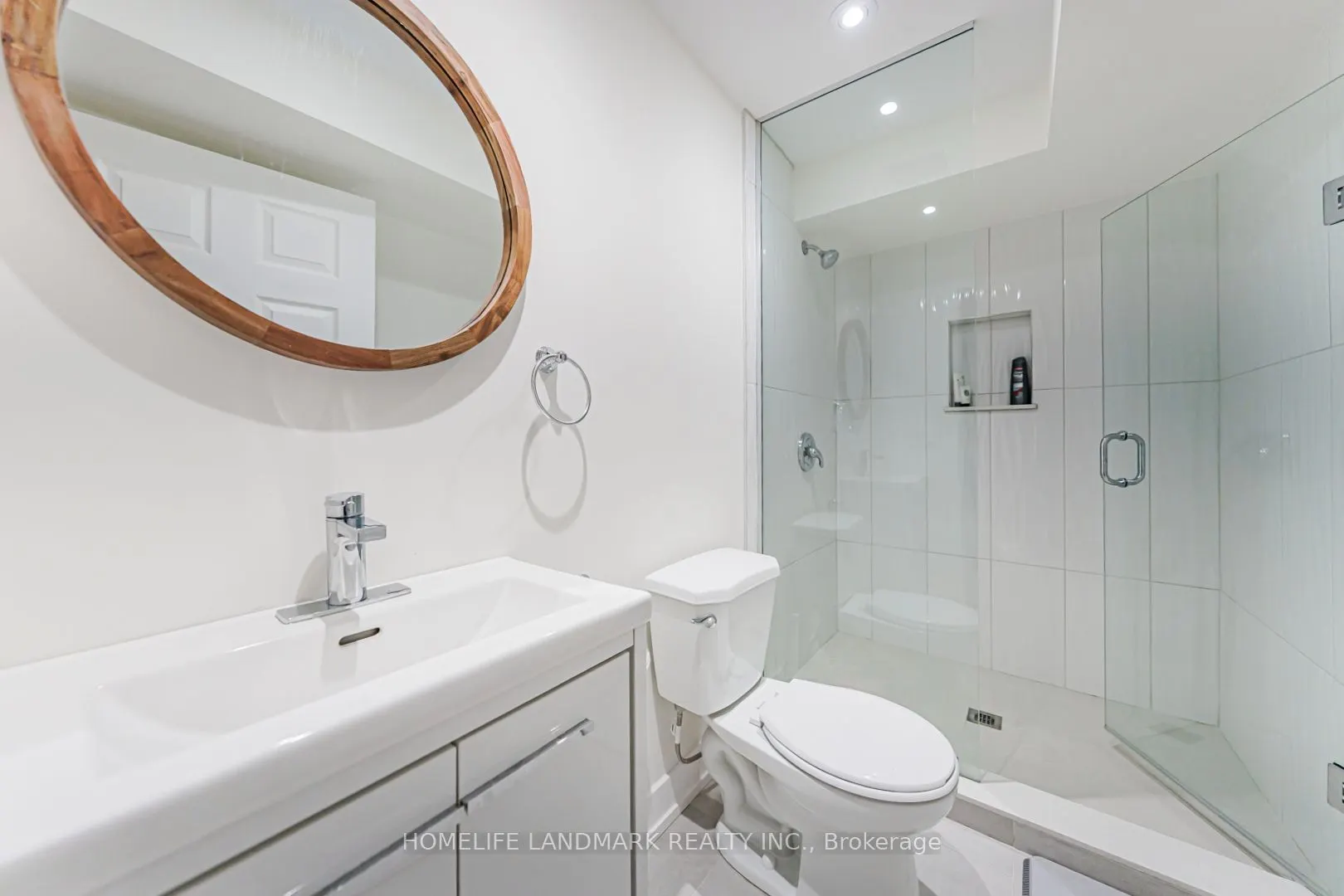 62 Helliwell Crescent