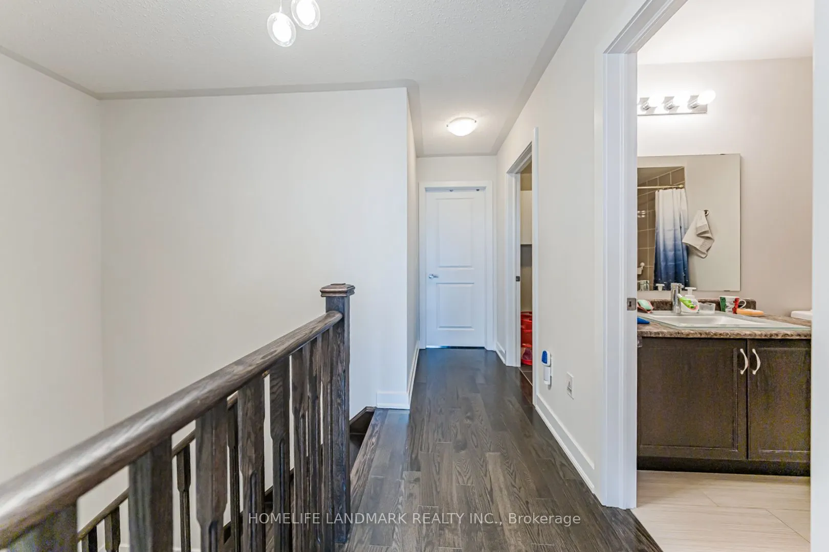 62 Helliwell Crescent