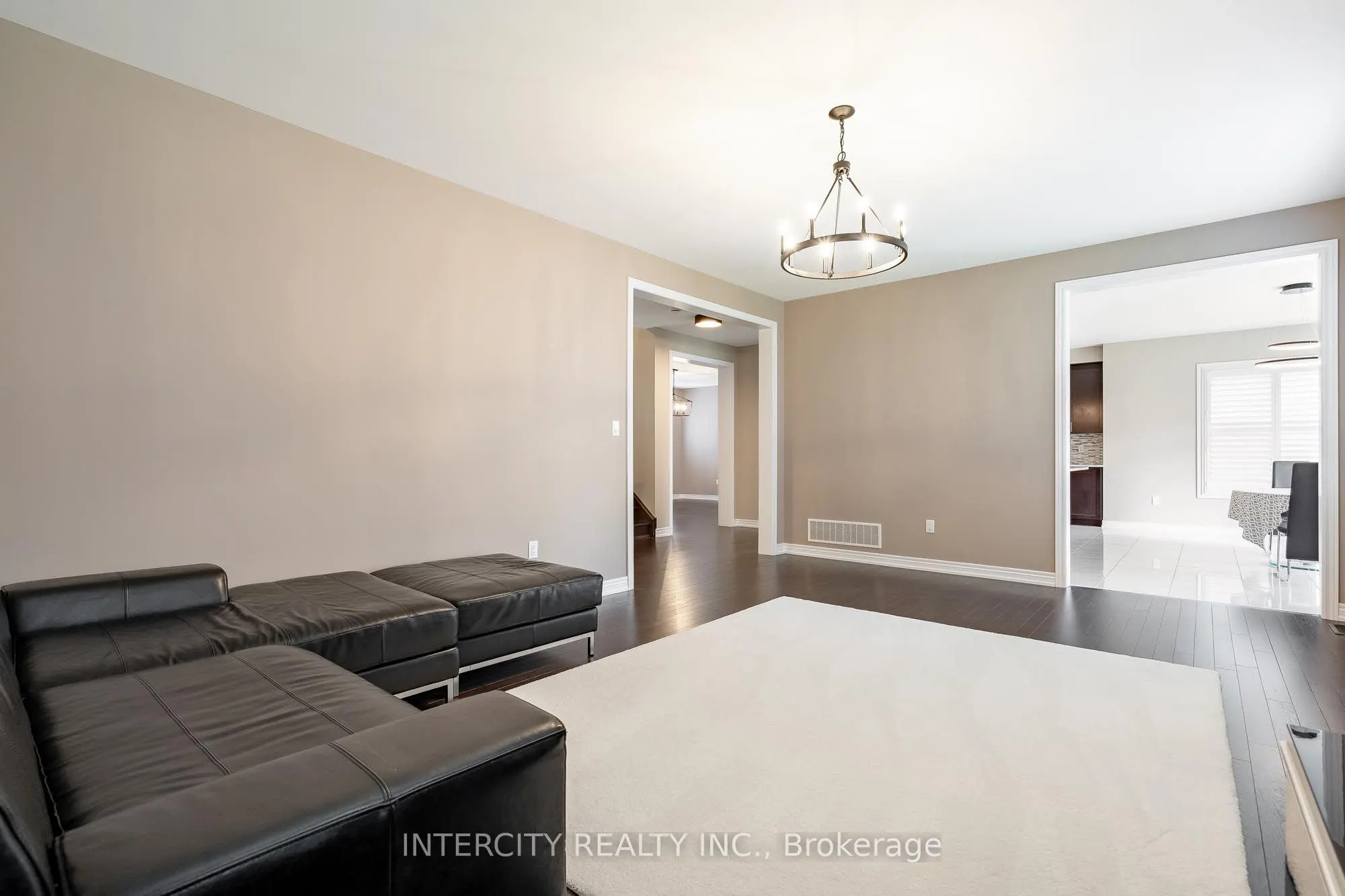 6 Flay Court
