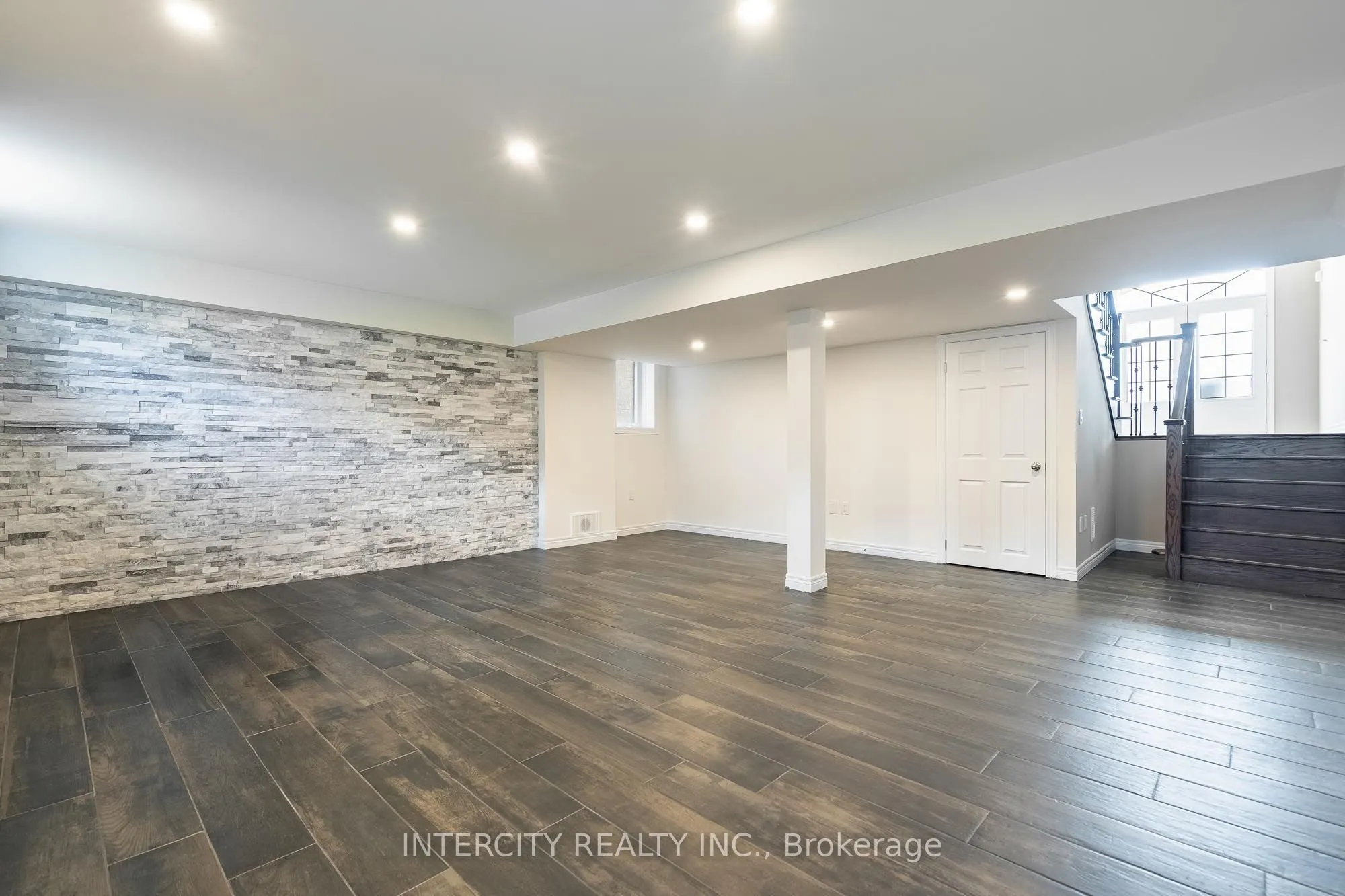 6 Flay Court