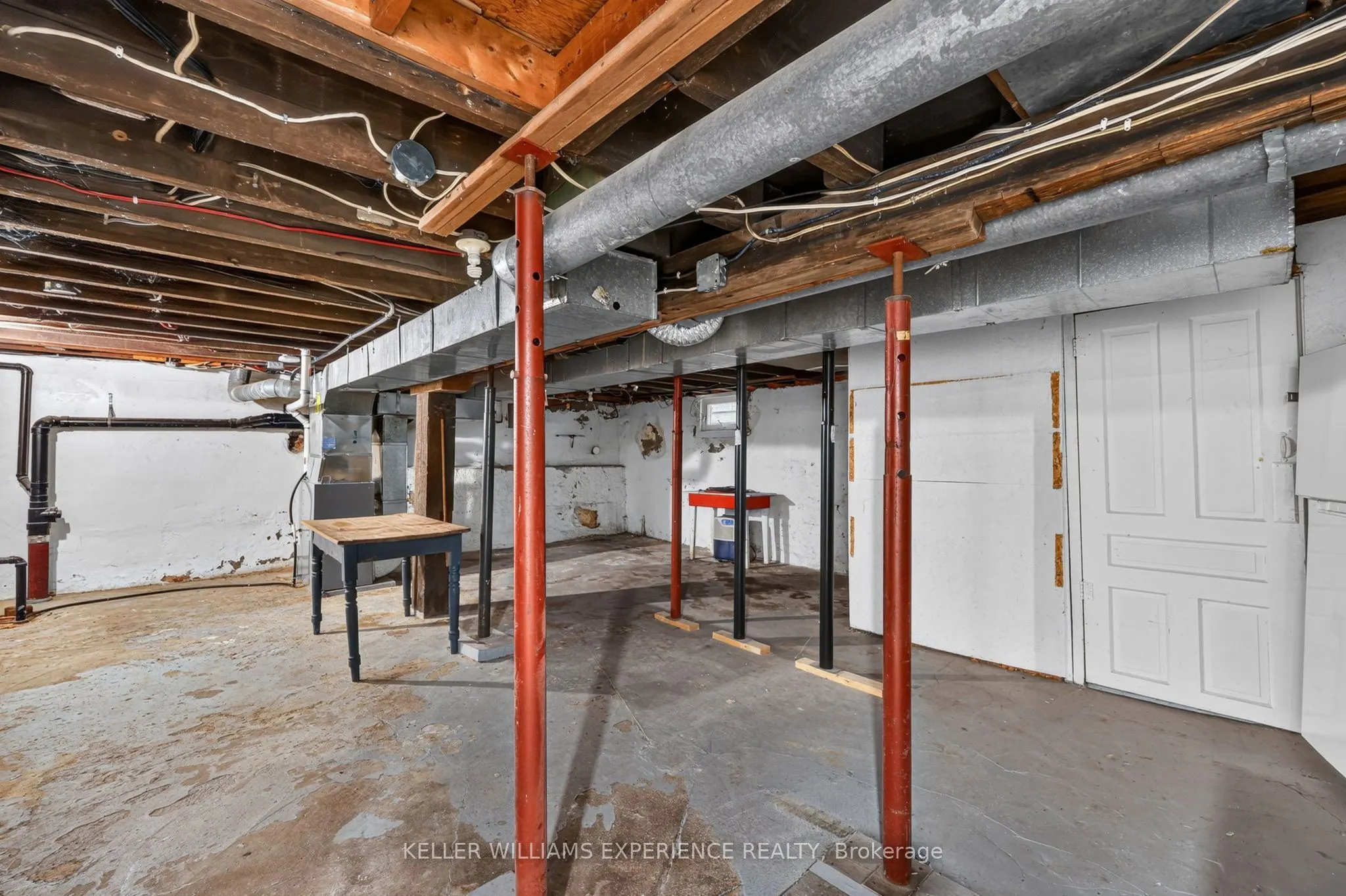 46 CHURCH Street S