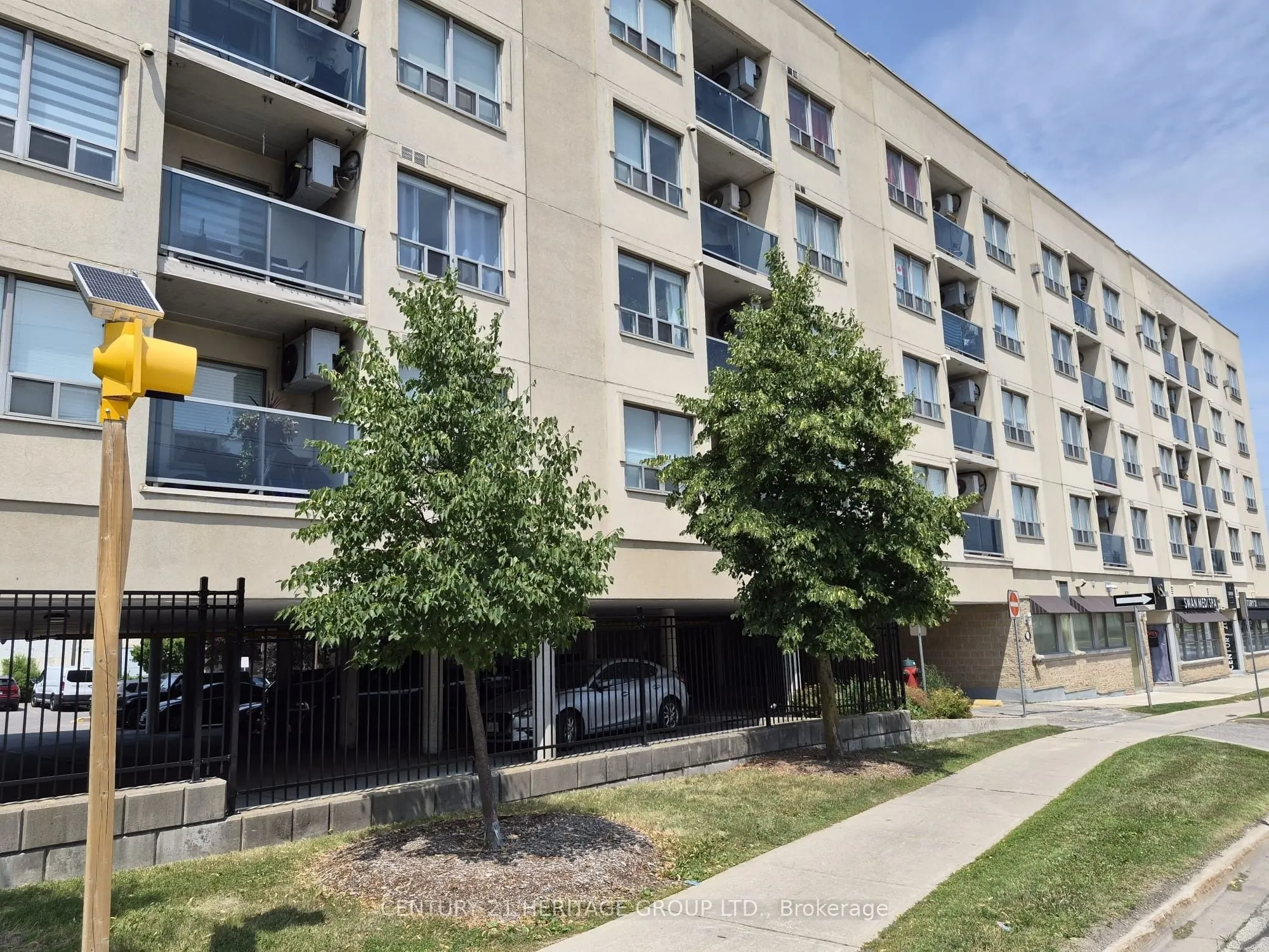 160 Wellington Street #513