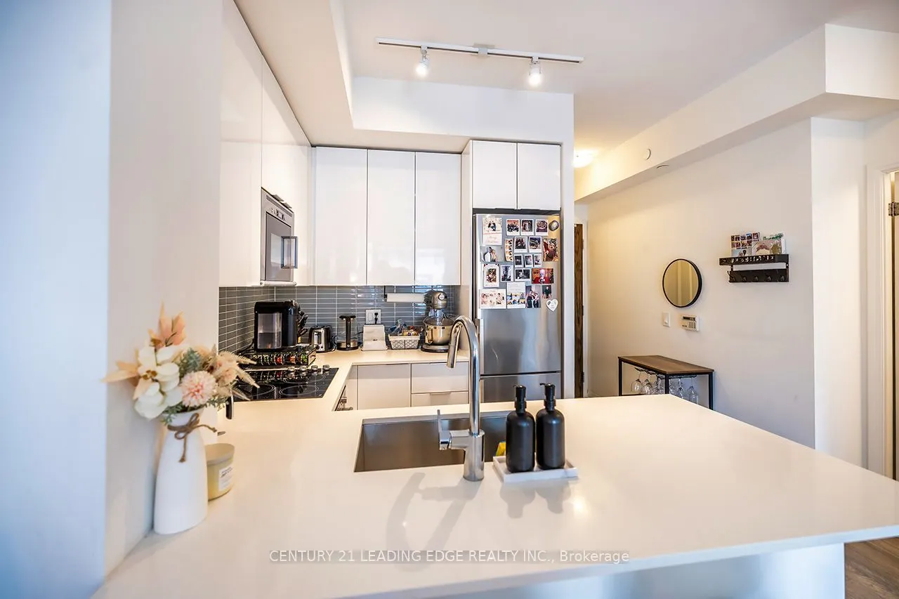 99 Eagle Rock Way #728