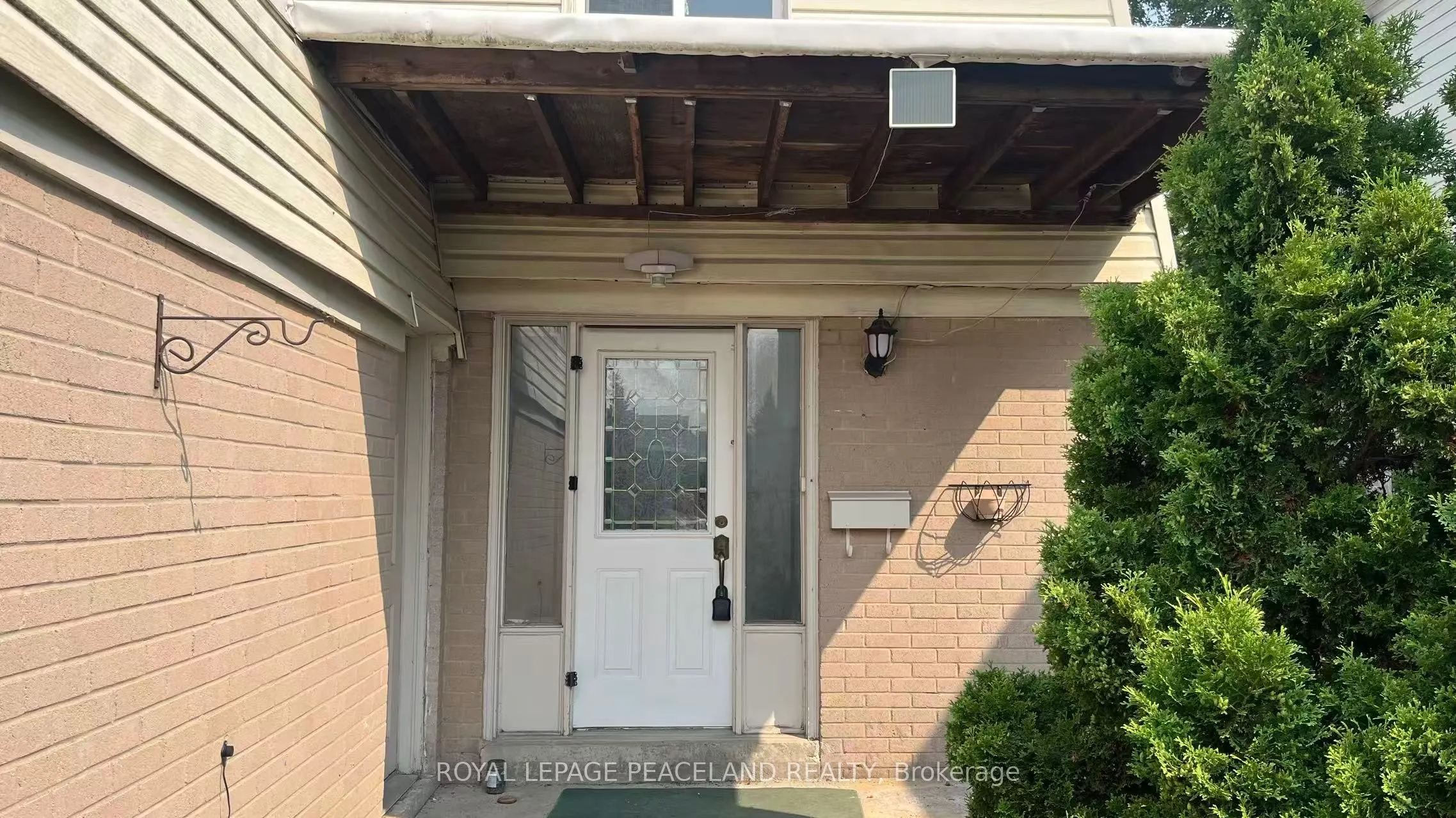 711 Irwin Crescent