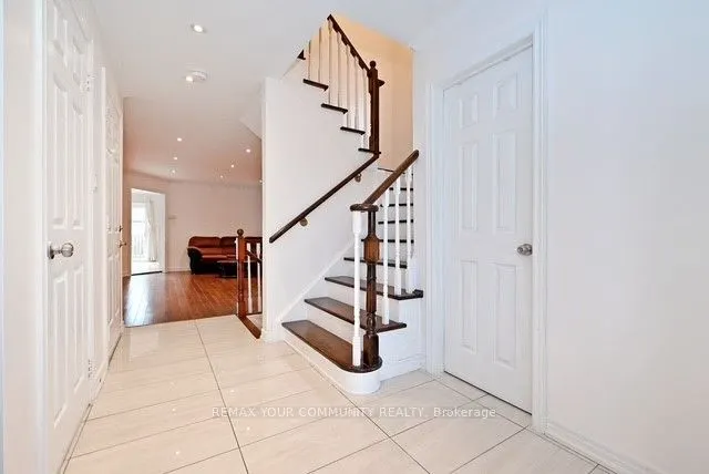 73 Laurendale Avenue