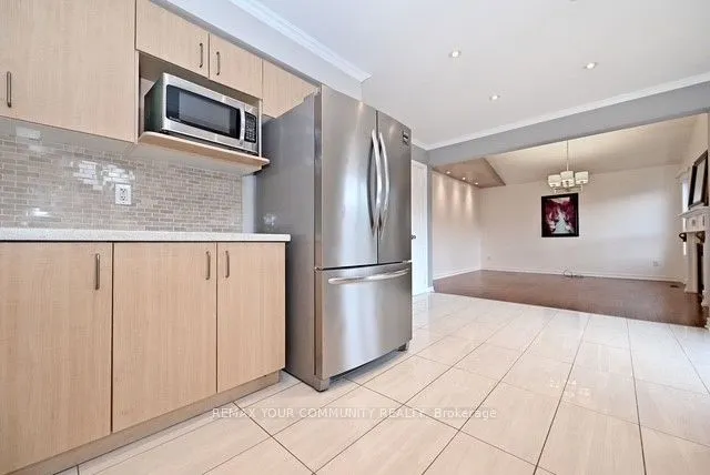 73 Laurendale Avenue
