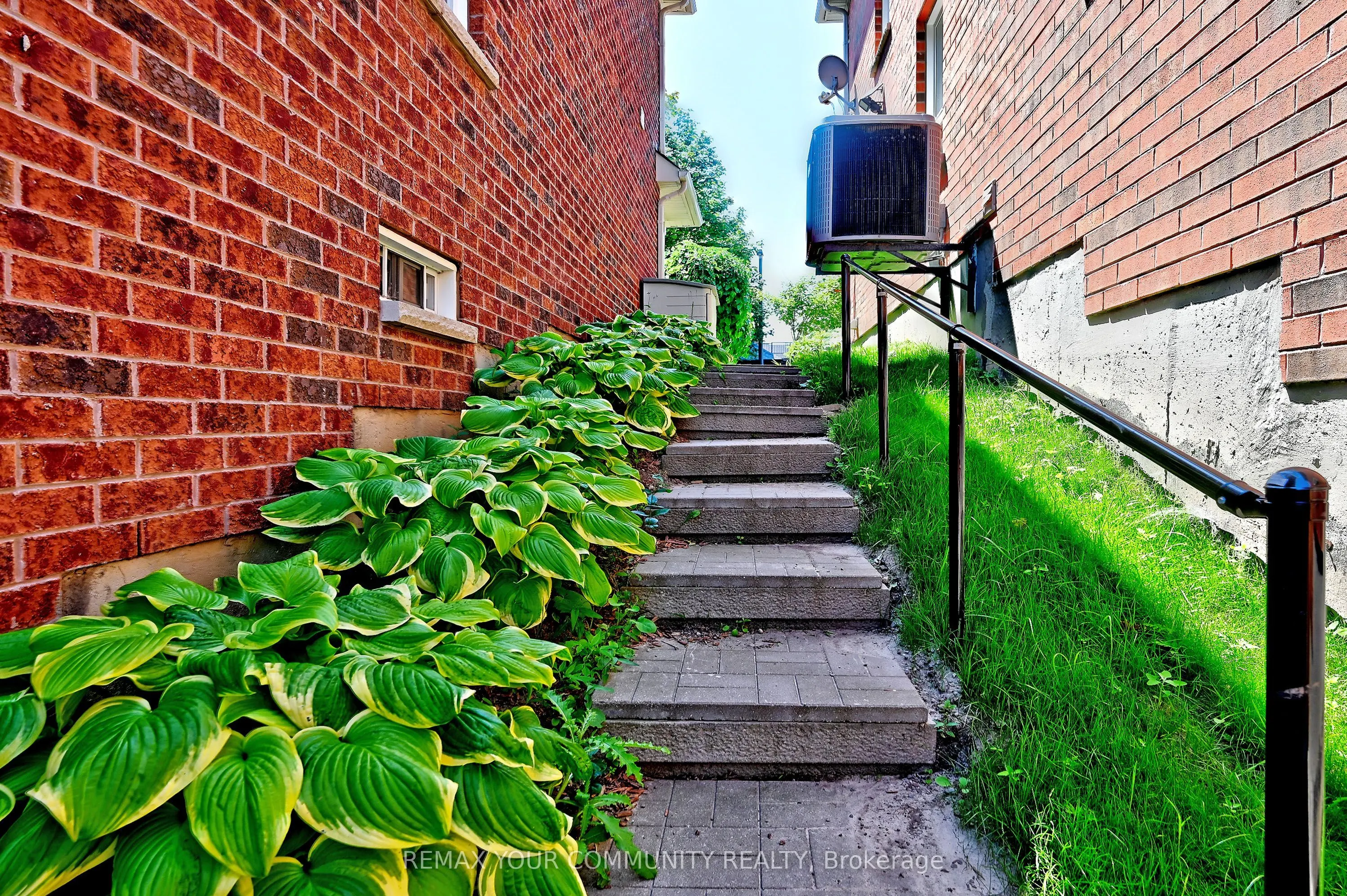 73 Laurendale Avenue