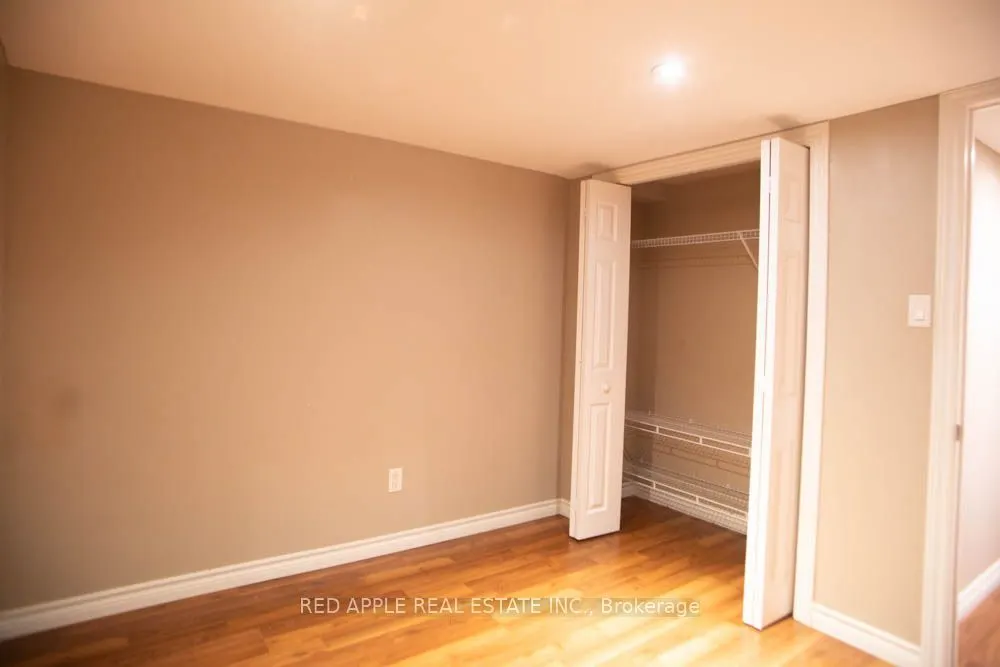 126 LONGFORD Drive