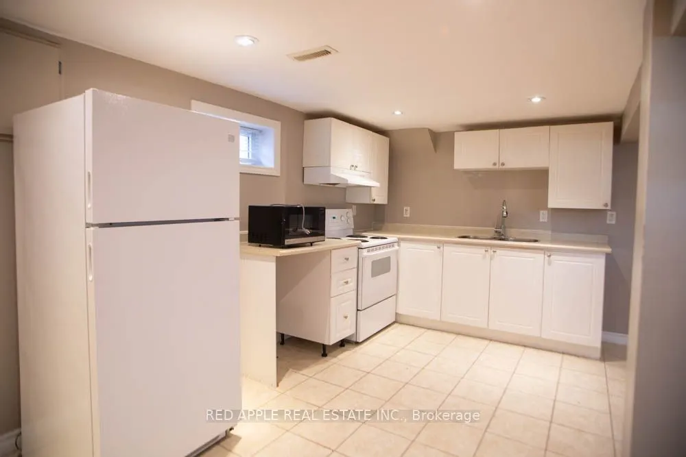 126 LONGFORD Drive