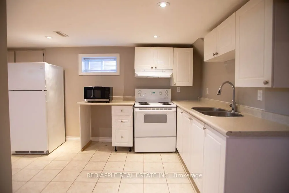 126 LONGFORD Drive