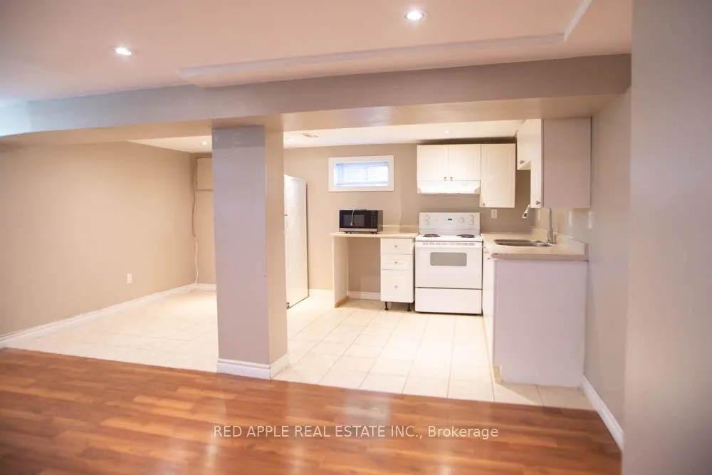 126 LONGFORD Drive