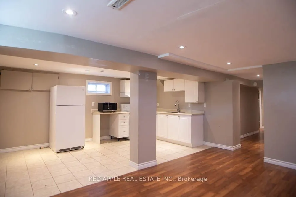 126 LONGFORD Drive