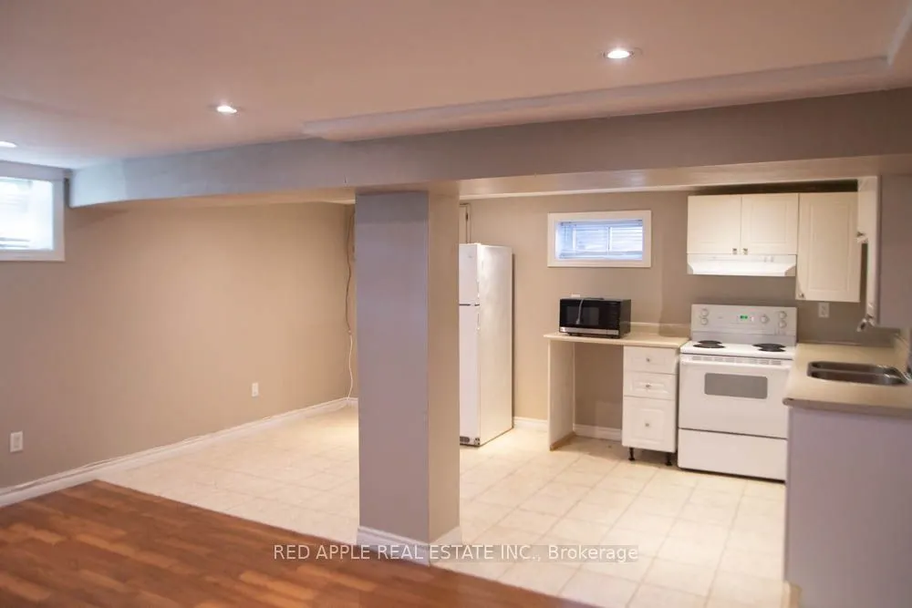 126 LONGFORD Drive