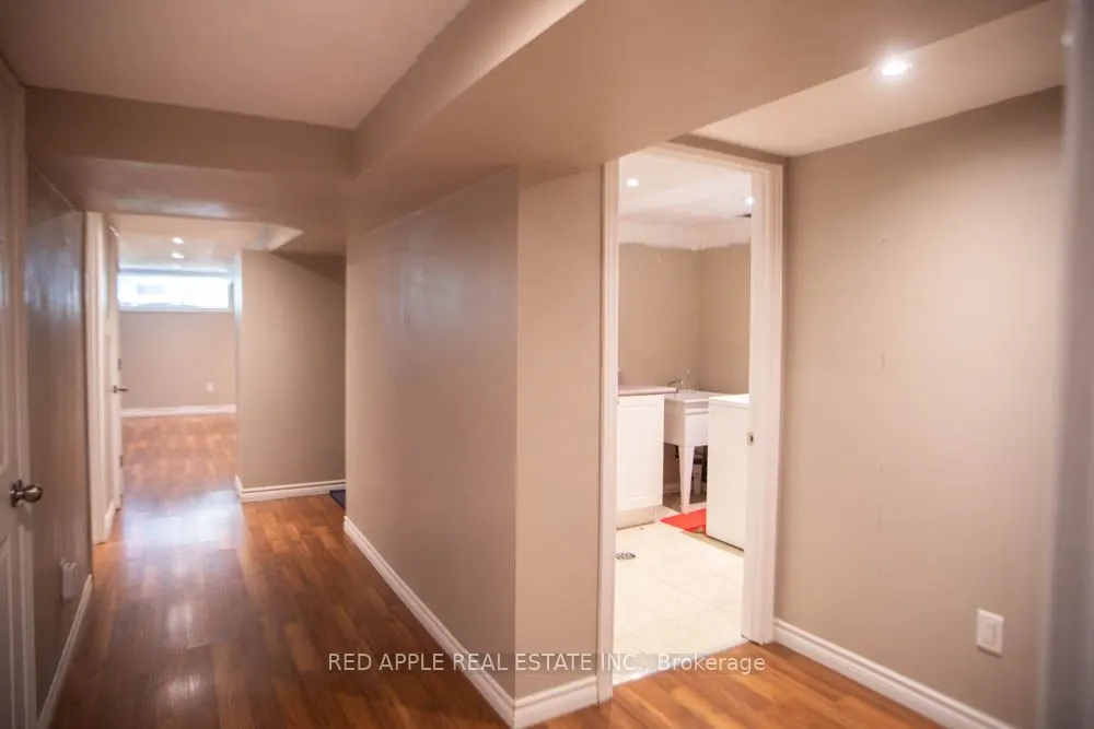 126 LONGFORD Drive
