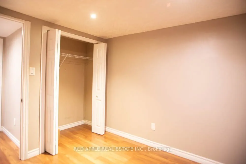 126 LONGFORD Drive