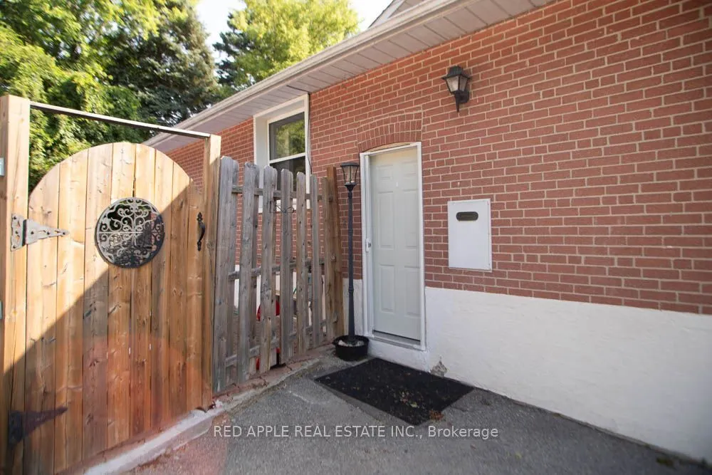 126 LONGFORD Drive