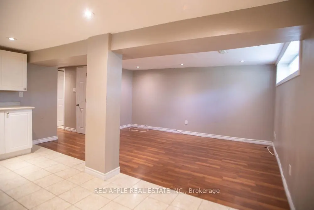 126 LONGFORD Drive