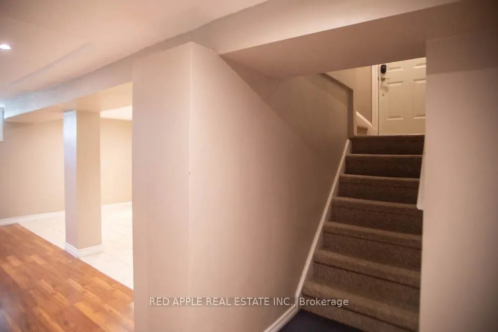 126 LONGFORD Drive