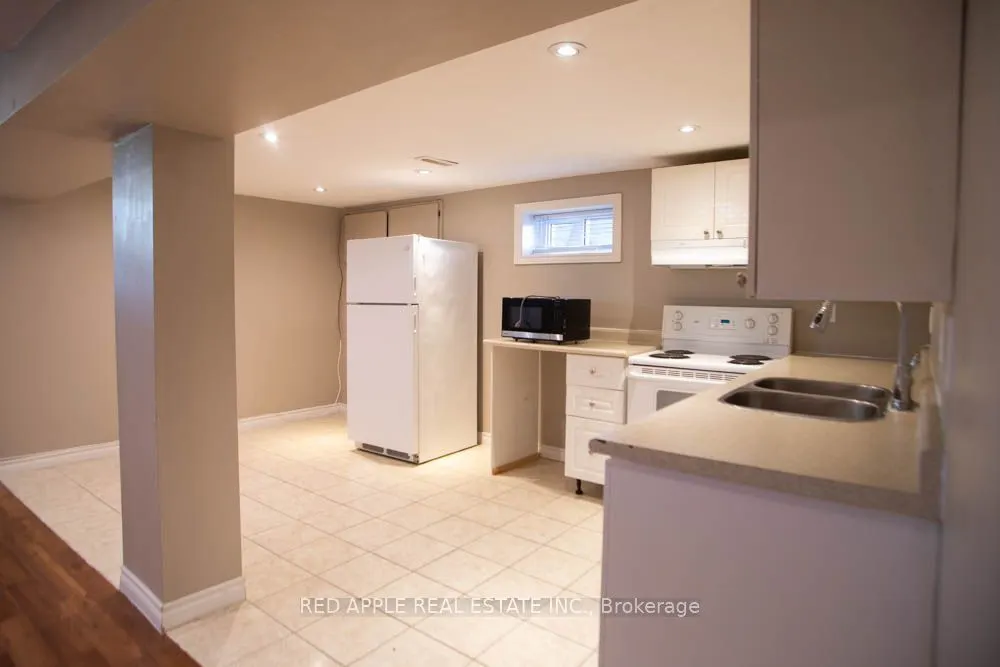 126 LONGFORD Drive