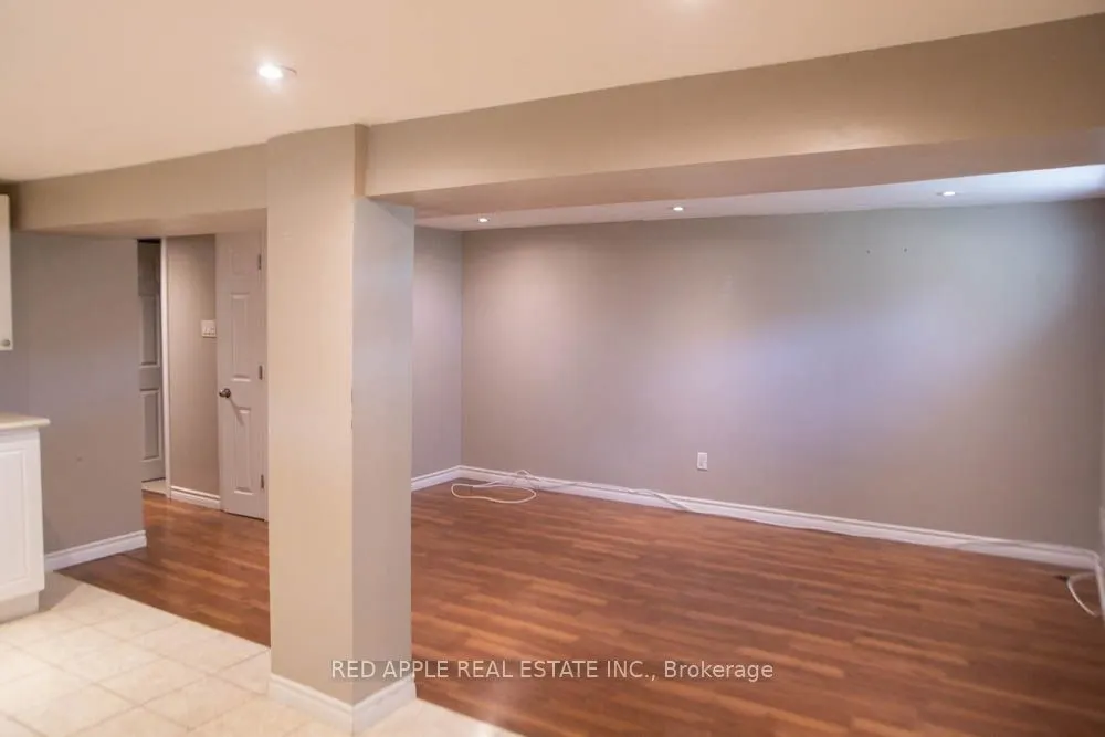 126 LONGFORD Drive