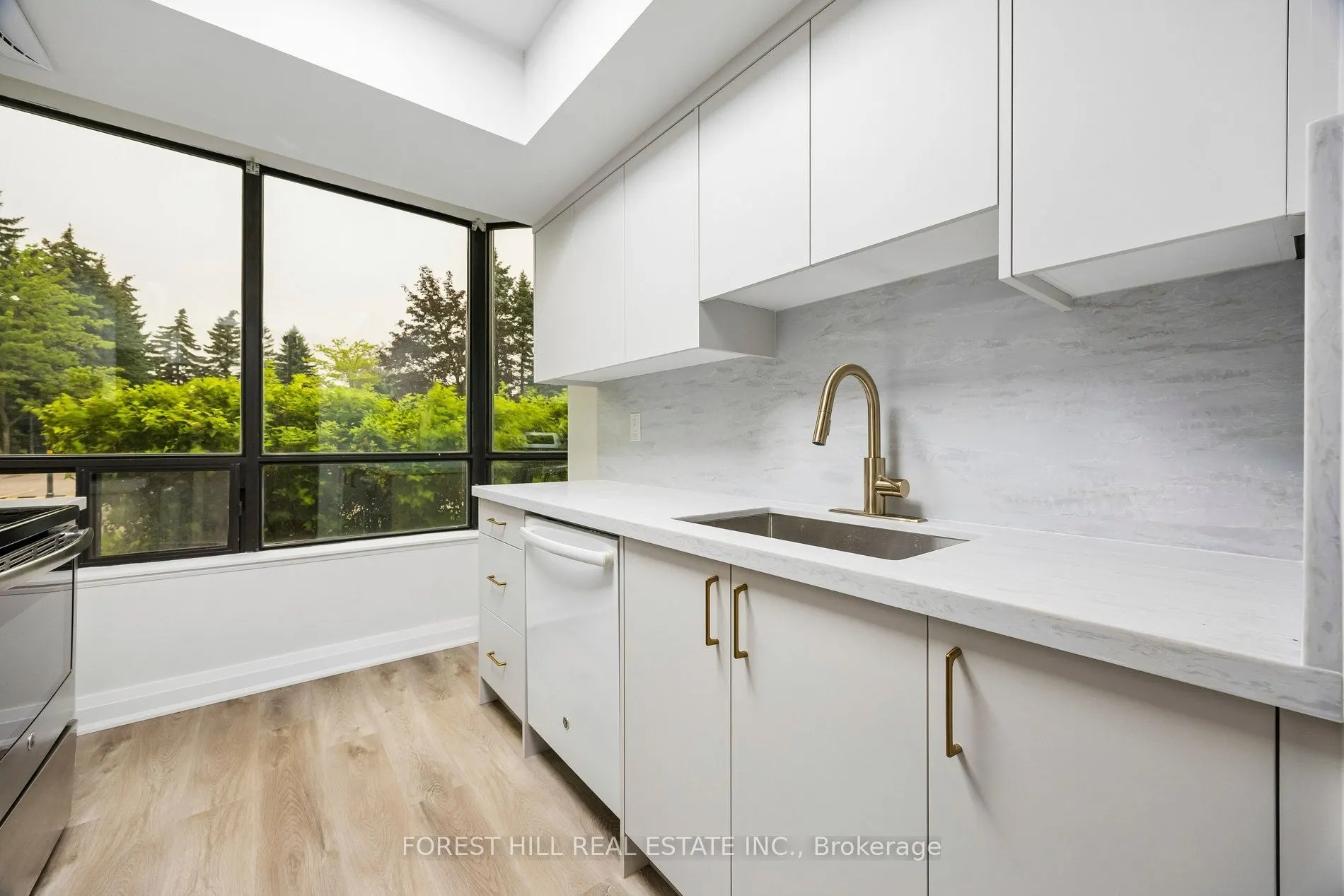 7420 Bathurst Street #101