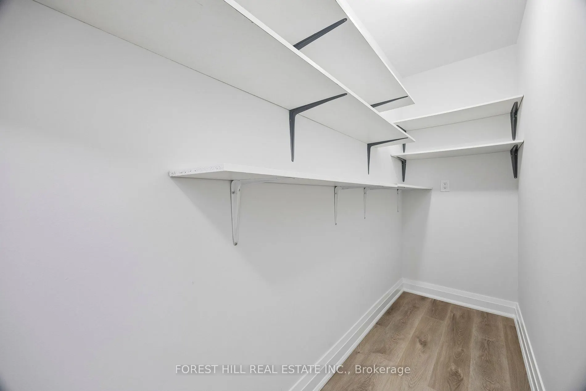 7420 Bathurst Street #101