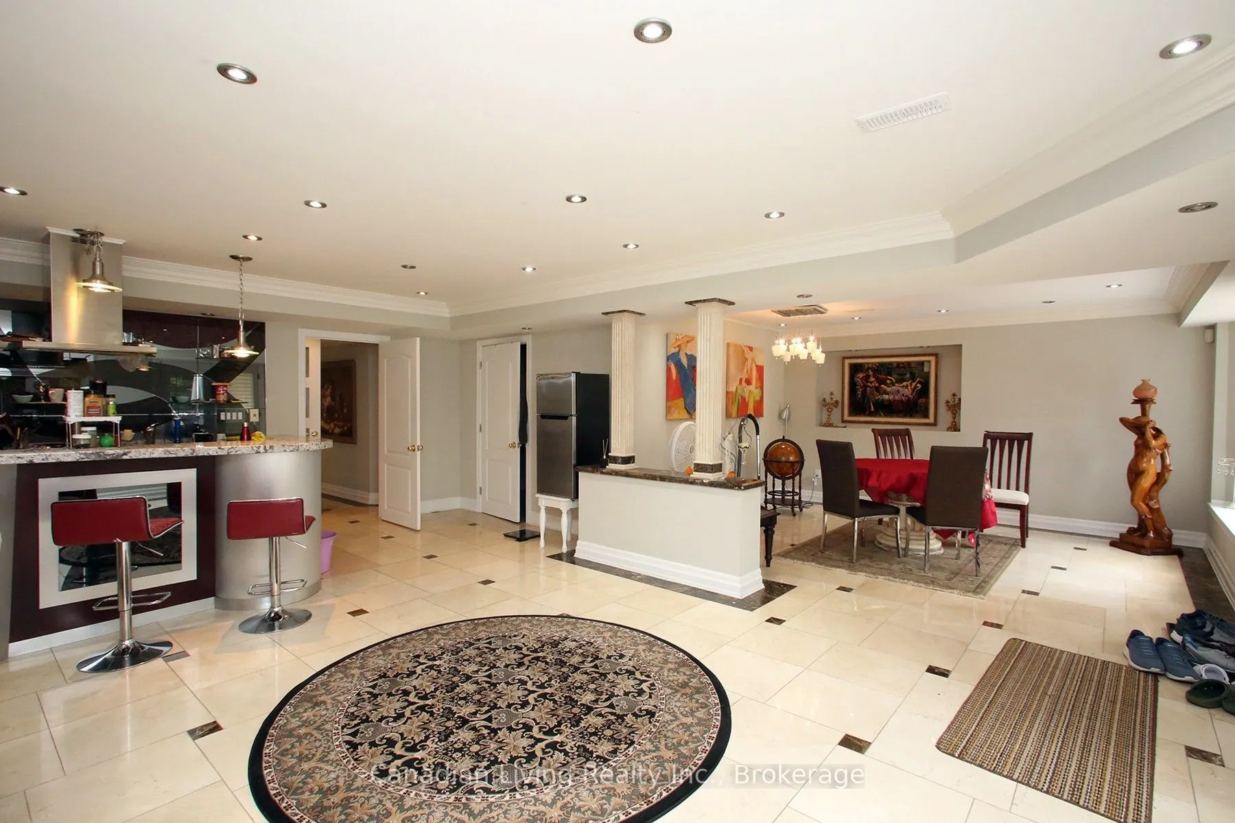 63 mapledown Way N