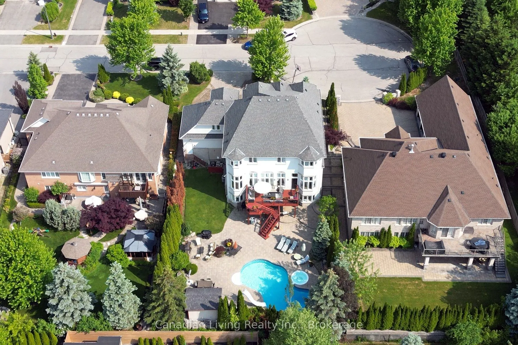 63 mapledown Way N
