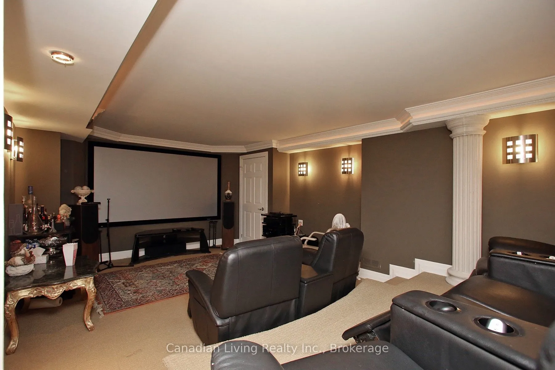 63 mapledown Way N