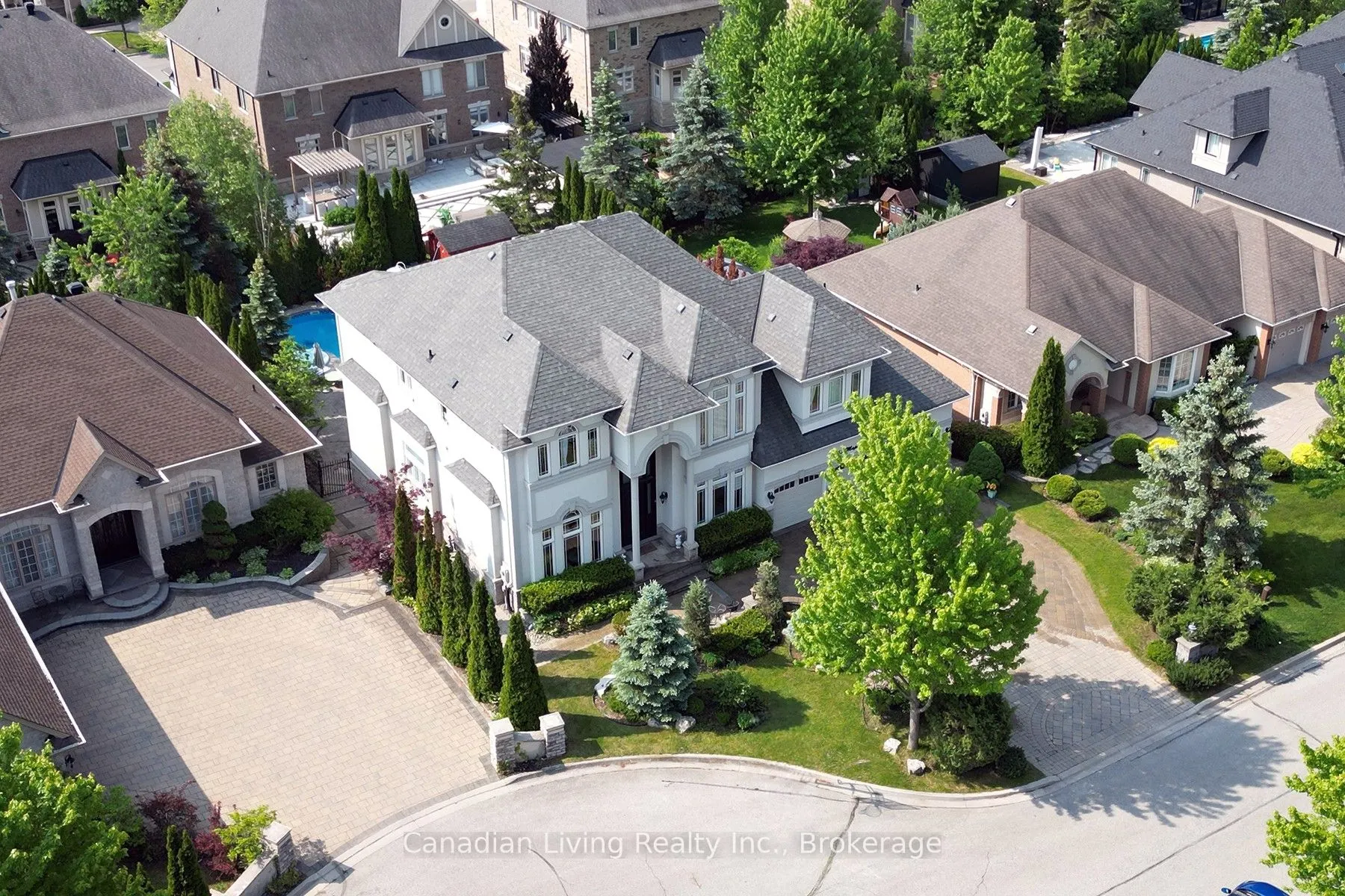 63 mapledown Way N