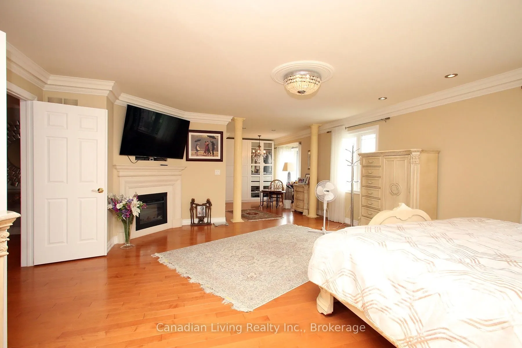 63 mapledown Way N