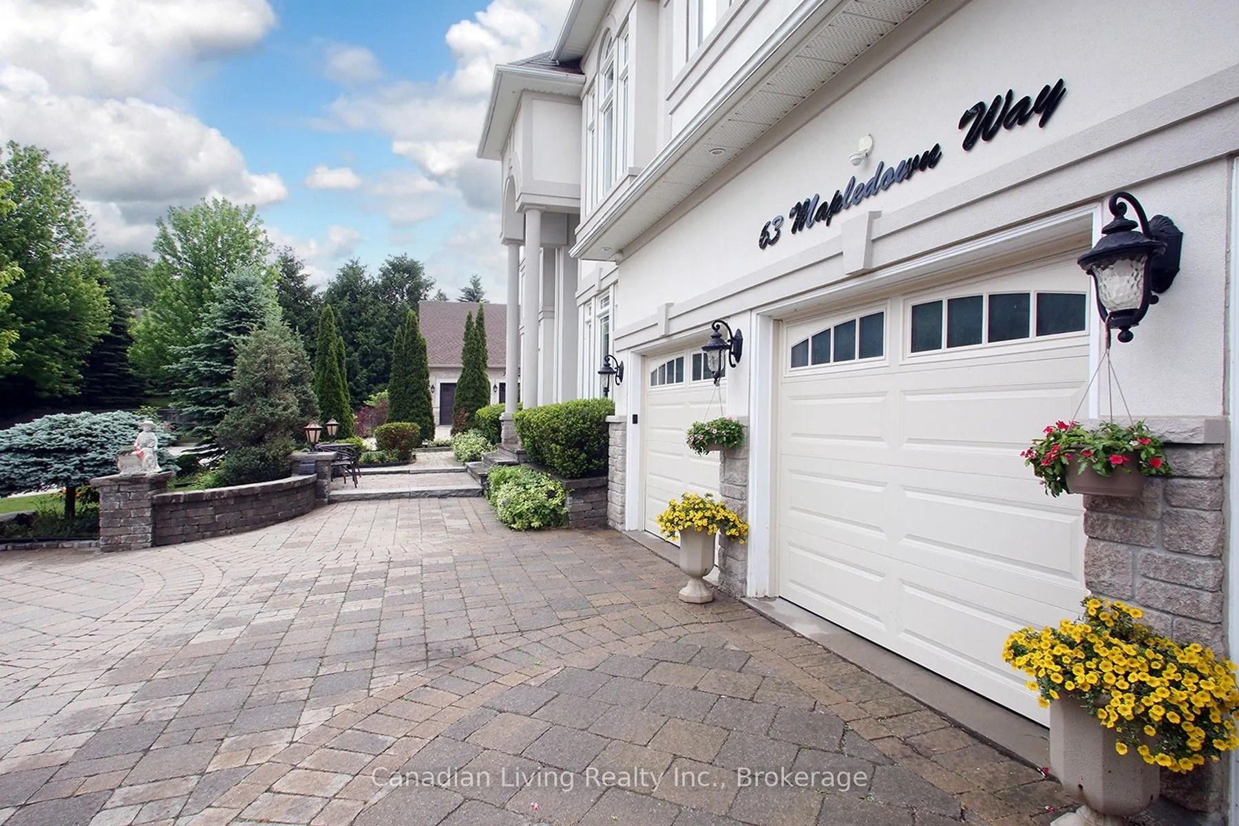 63 mapledown Way N