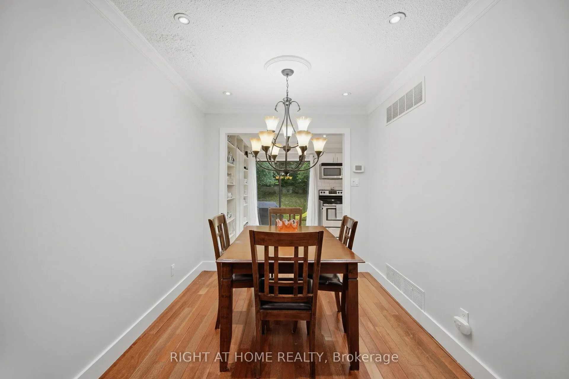 121 Bob O'link Avenue