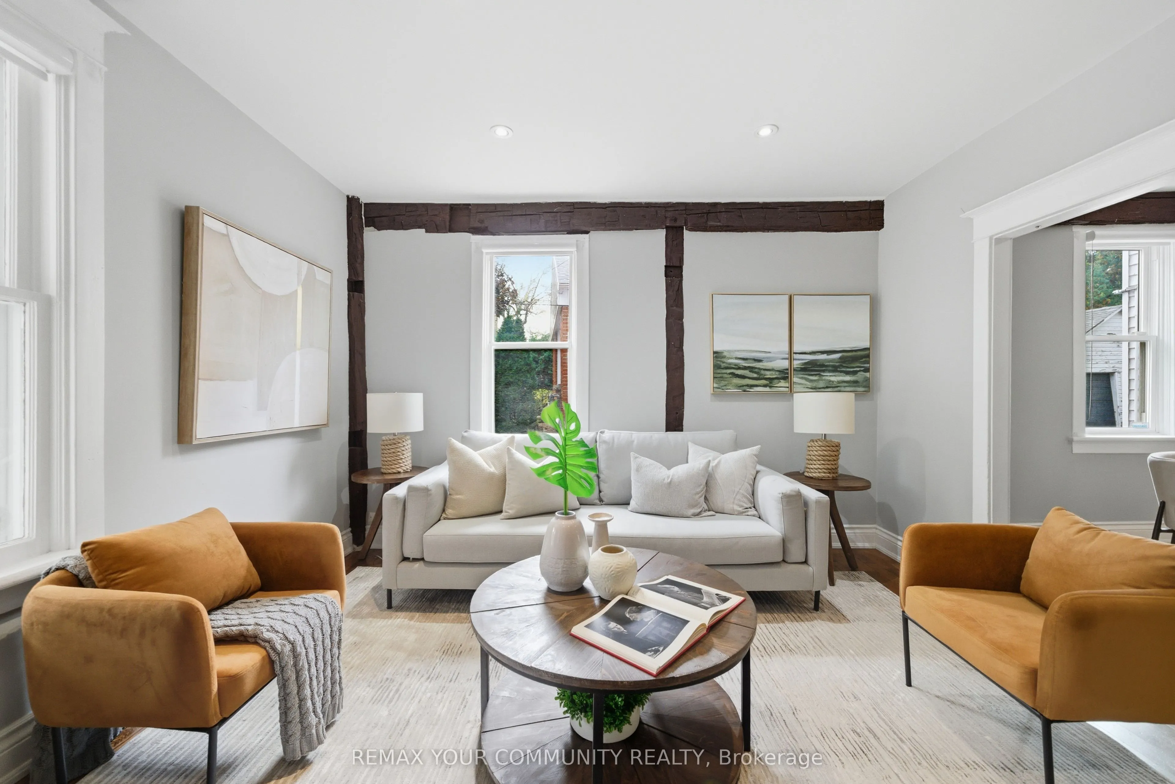 30 Elizabeth Street S