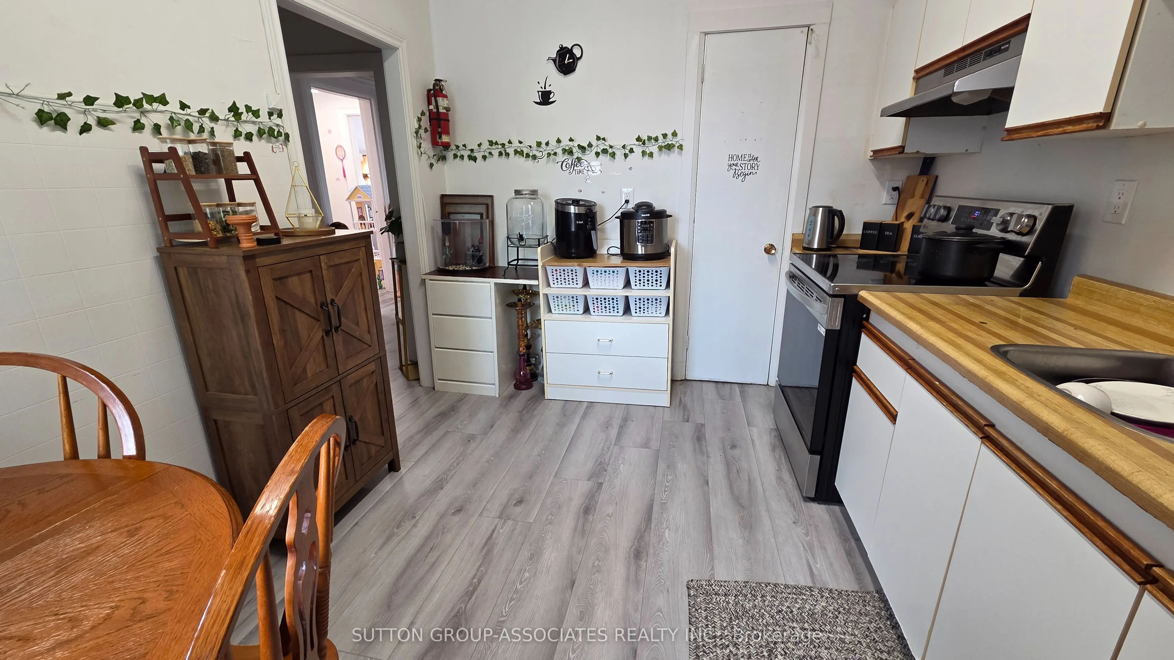 65 Holland Street W #3