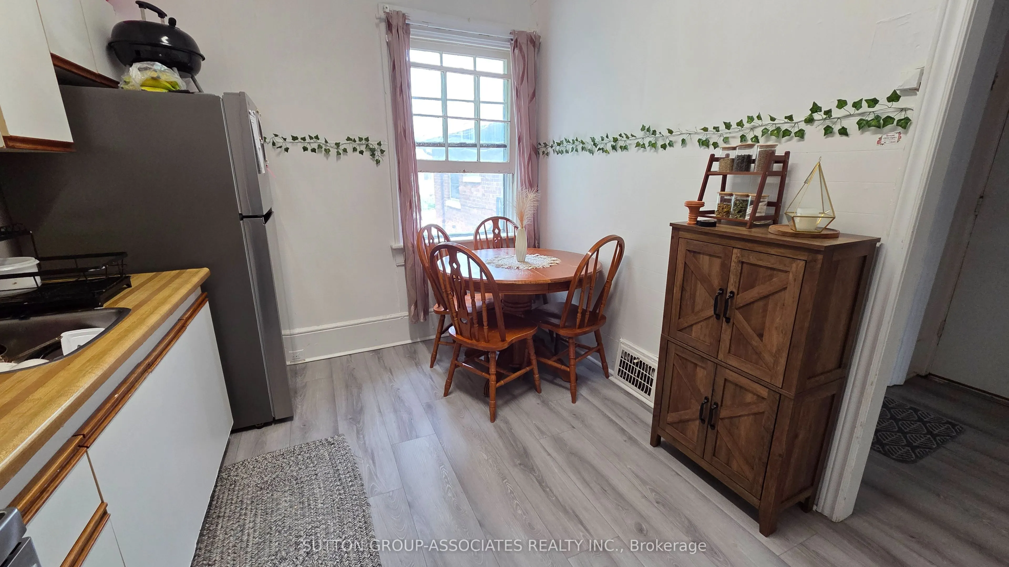 65 Holland Street W #3