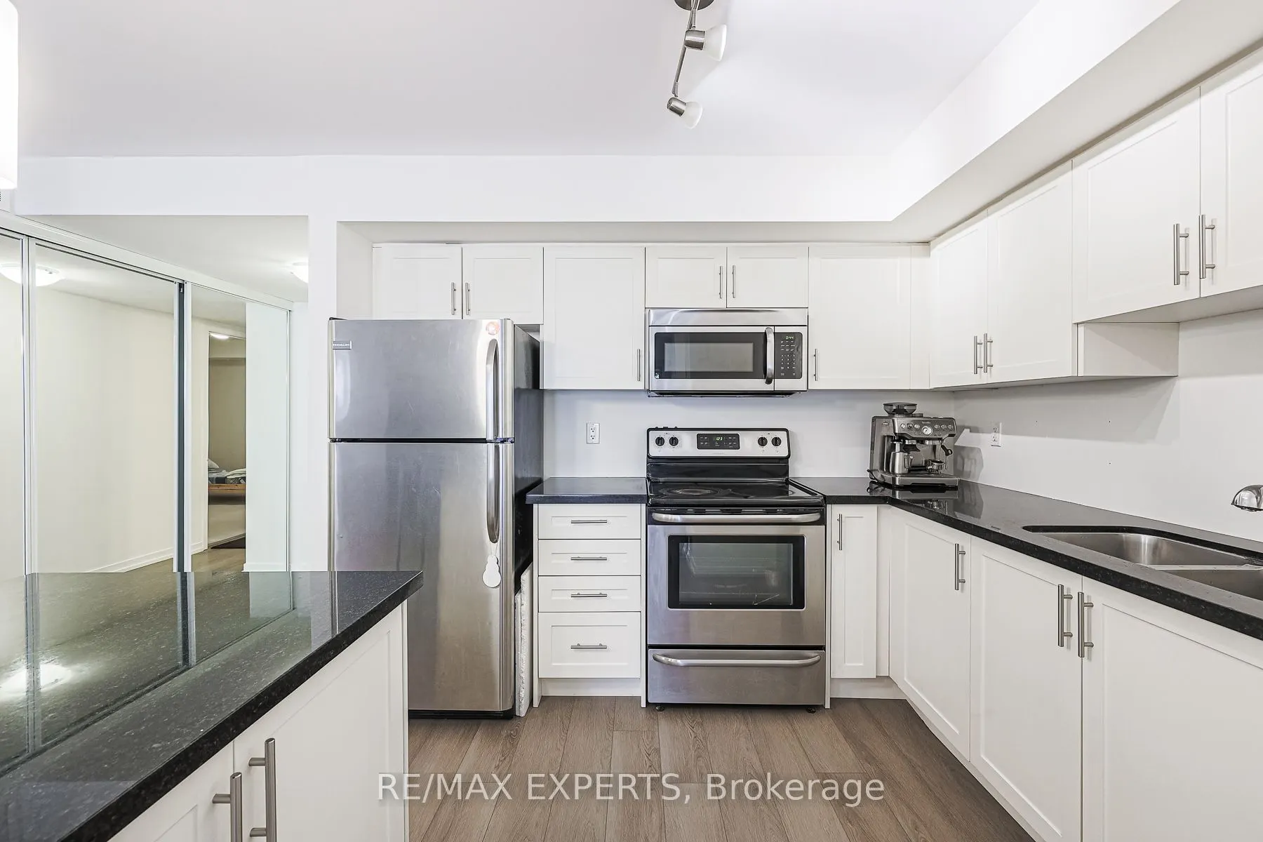 26 Bruce Street W #B11
