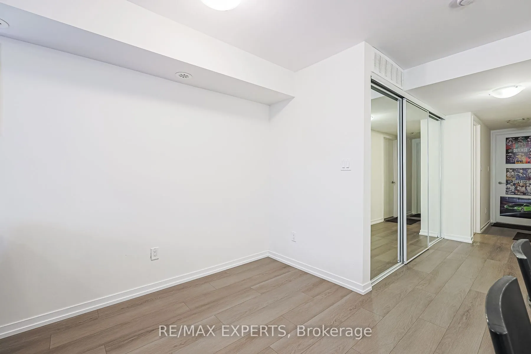 26 Bruce Street W #B11