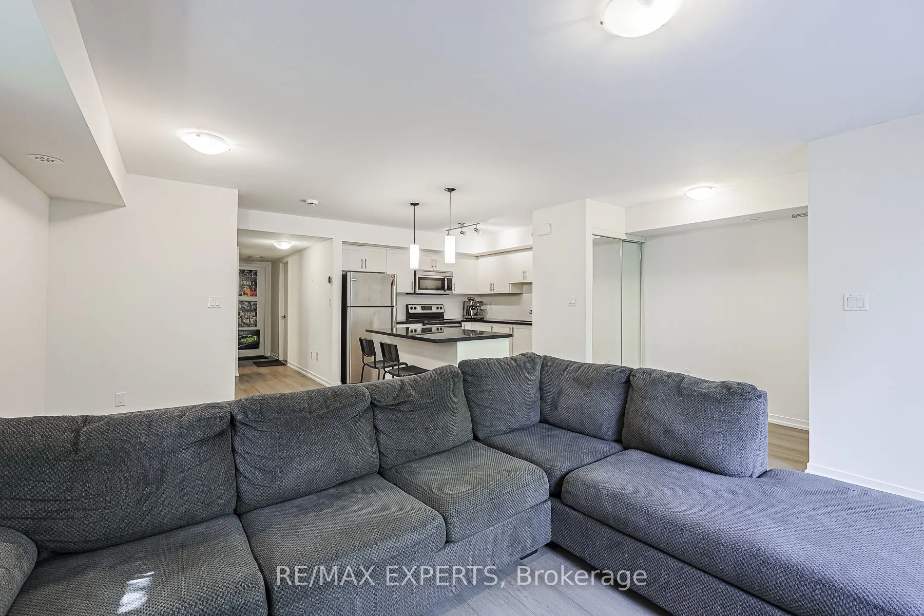 26 Bruce Street W #B11