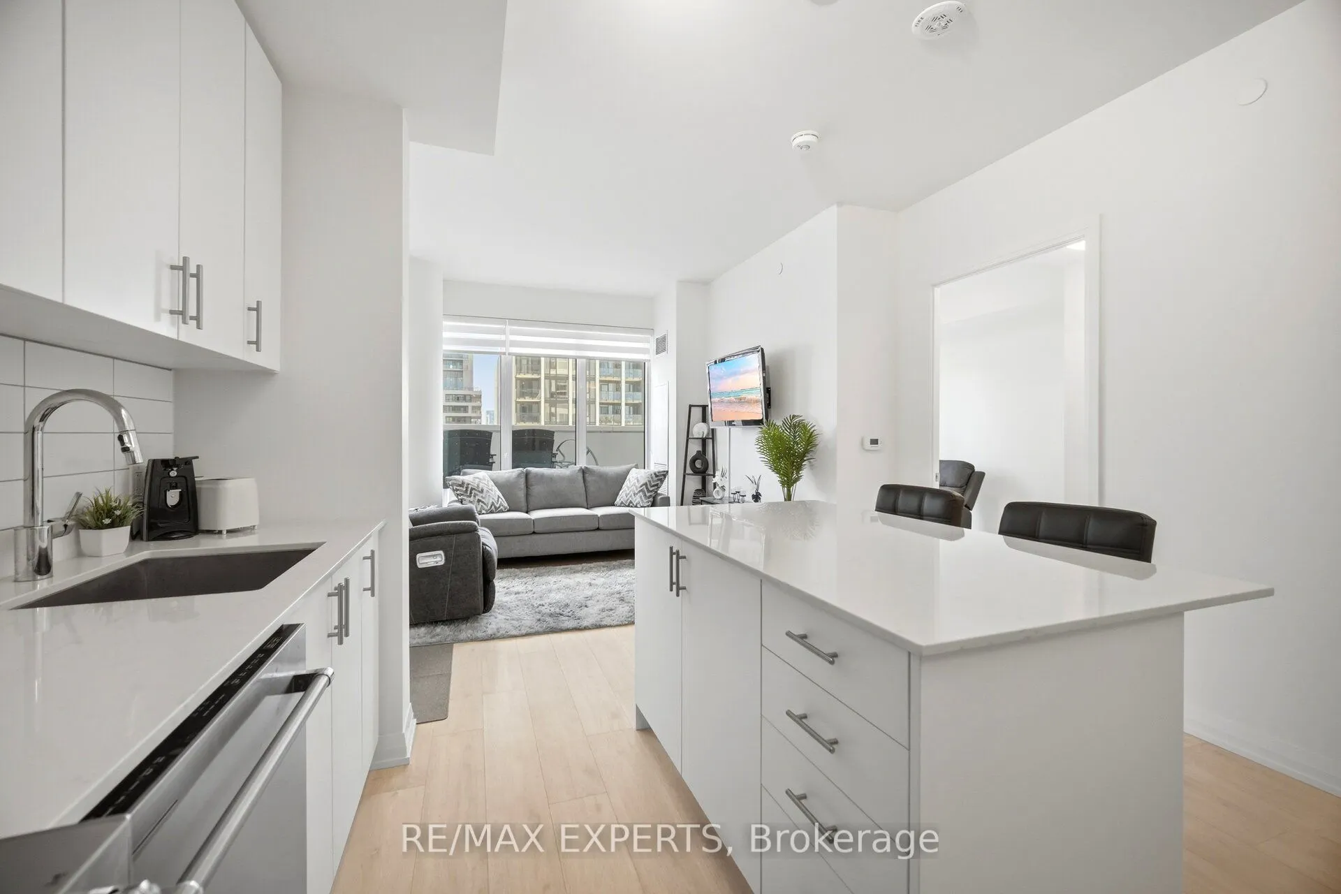 9000 Jane Street #221