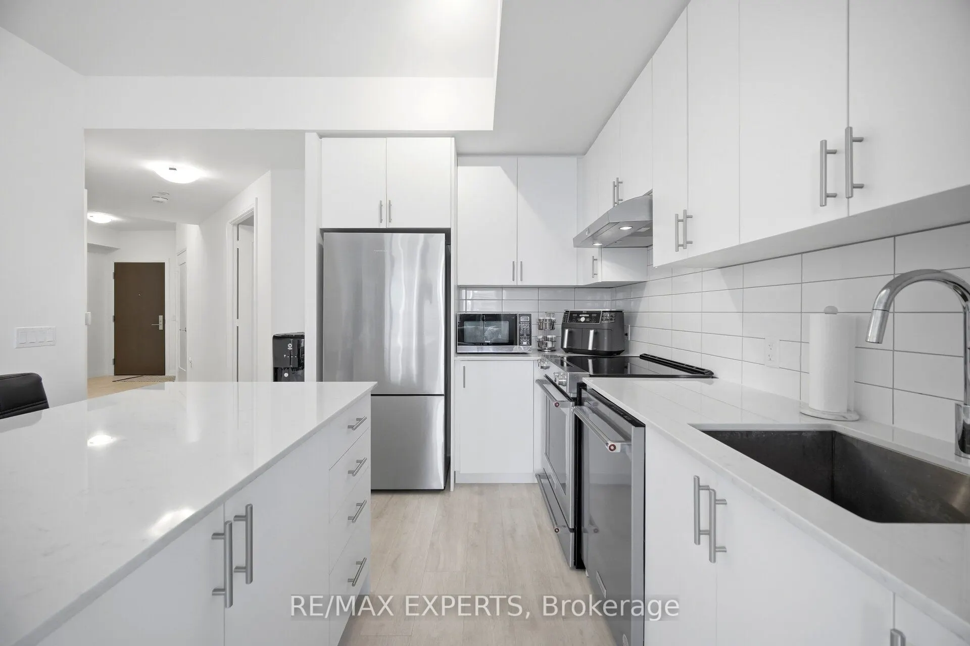 9000 Jane Street #221