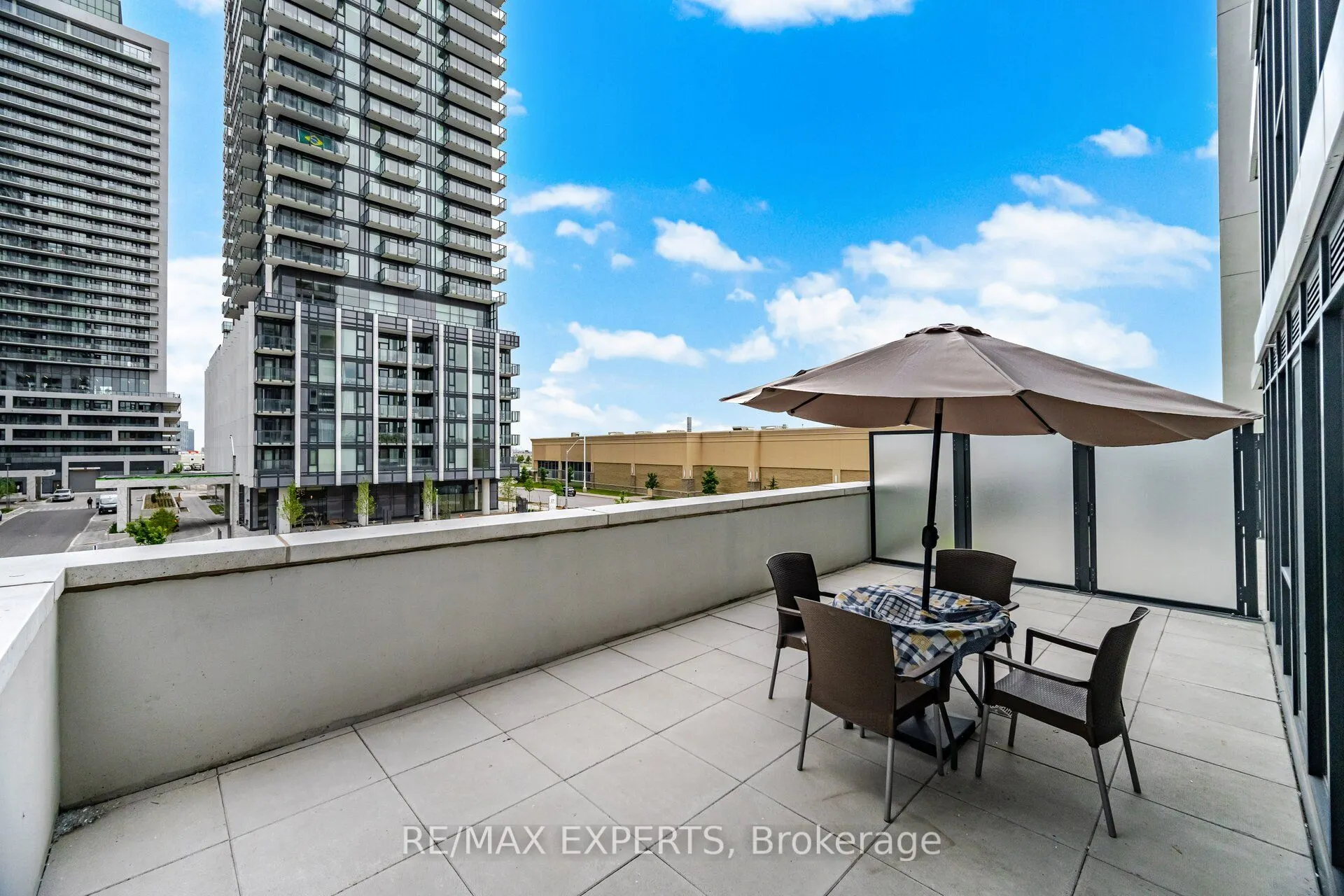 9000 Jane Street #221